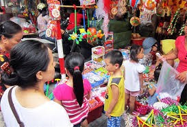 Sepintas lintas tentang suasana Festival Pertengahan Musim Rontok di kota Hanoi - ảnh 1