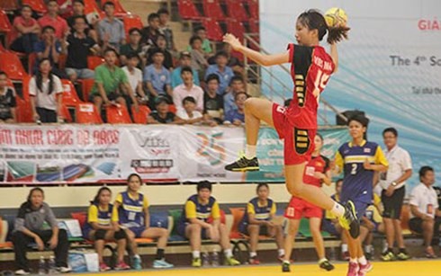 Vietnam menjadi juara putra dan juara putri dalam turnamen bola tangan Asia Tenggara 2015 - ảnh 1