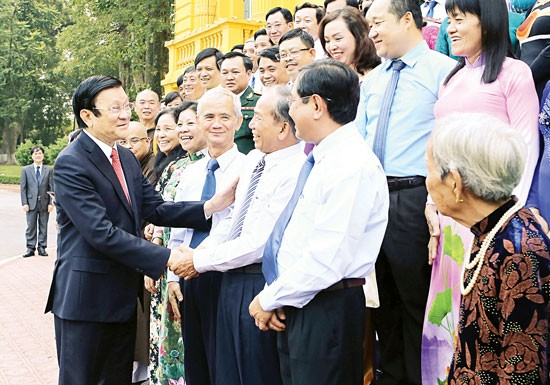 Para petugas penggerakan massa rakyat memberikan sumbangan besar kepada keberhasilan yang dicapai kota Ho Chi Minh - ảnh 1