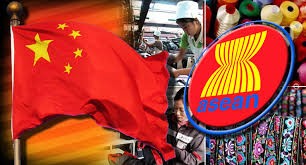 Tiongkok bersedia mendorong merealisasikan Komunitas ASEAN - ảnh 1