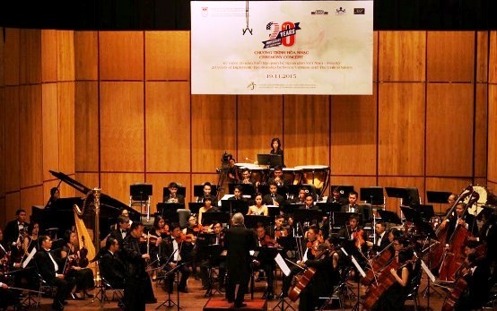 Program konser sehubungan dengan peringatan ultah ke-20 penggalangan hubungan diplomatik Vietnam – AS - ảnh 1