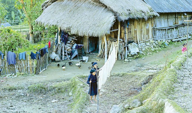 Musim tenun di dukuh Phung, provinsi Ha Giang - ảnh 5