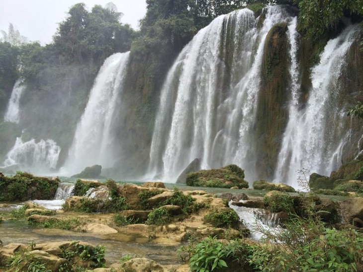 Air terjun Ban Gioc - keindahan alam yang menakjukkan - ảnh 6