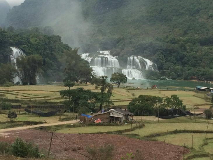 Air terjun Ban Gioc - keindahan alam yang menakjukkan - ảnh 2