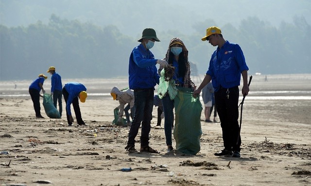 Bersatu tenaga membersihkan laut - ảnh 1