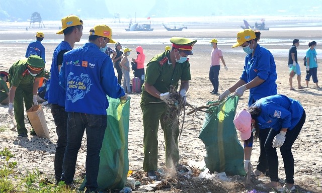 Bersatu tenaga membersihkan laut - ảnh 3