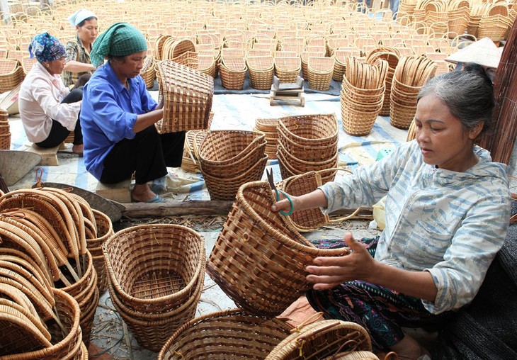 Sidang Badan Pengarahan Pusat tentang pengentasan dari kemiskinan di kota Hanoi - ảnh 1