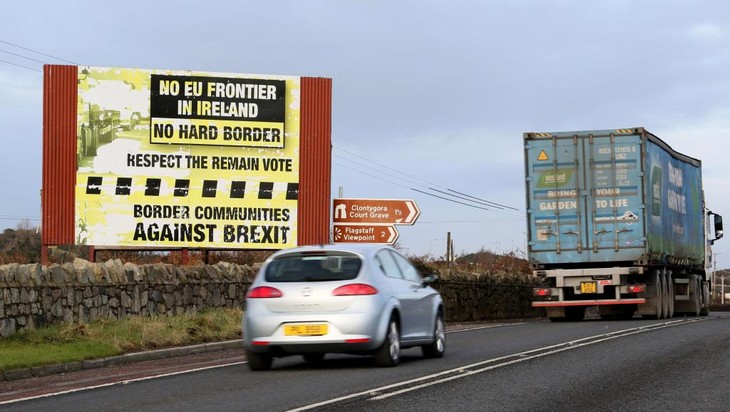 Irlande du Nord : des policiers déployés en renfort en cas de Brexit sans accord - ảnh 1