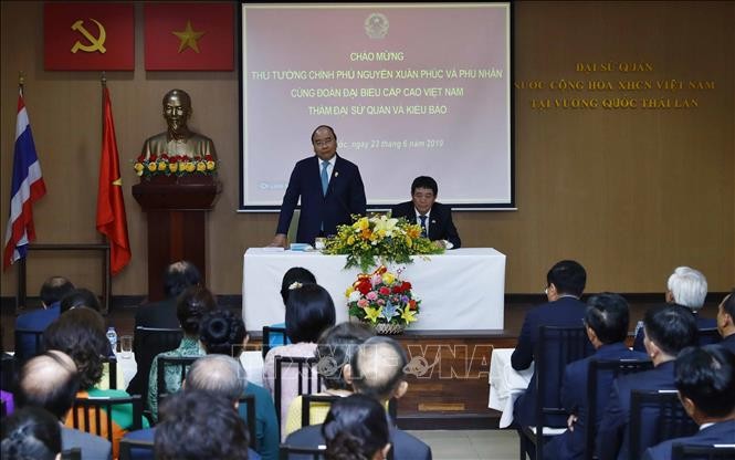 Nguyên Xuân Phuc rencontre des Vietnamiens résidant en Thaïlande - ảnh 1