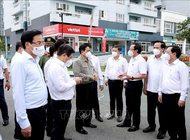 Pham Minh Chinh inspecte les opérations anti-Covid-19 à Hô Chi Minh-ville - ảnh 1