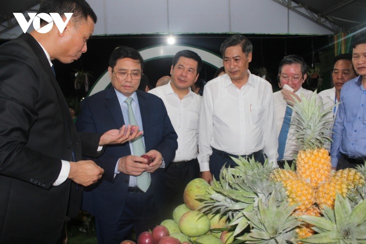 Ouverture du festival des fruits et des produits OCOP 2022 - ảnh 1