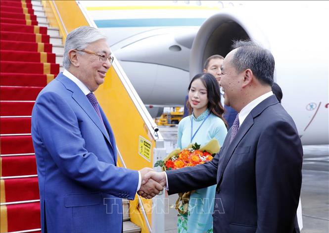 Kassym-Jomart Tokayev entame sa visite au Vietnam  - ảnh 1