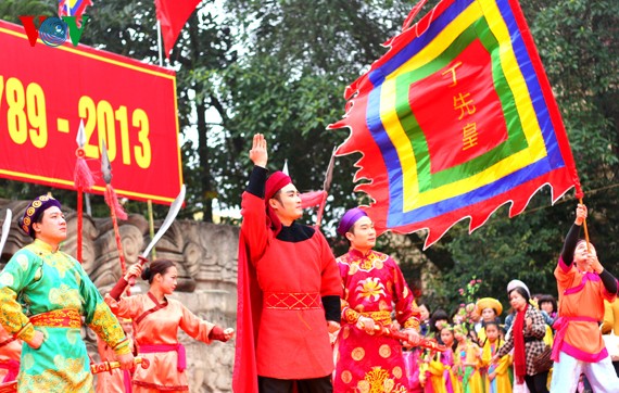 224. Jahrestag des Sieges von König Quang Trung über Qing-Soldaten - ảnh 13