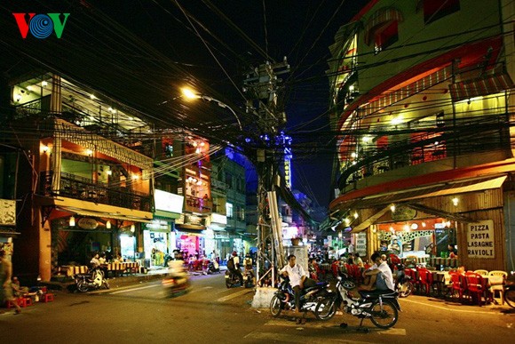 Nacht in der “Westlichen Straßenzone” - ảnh 2