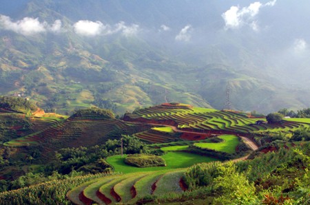 Tausende Touristen besuchen Lao Cai zum 110. Jahrestag des Tourismus Sapa - ảnh 1