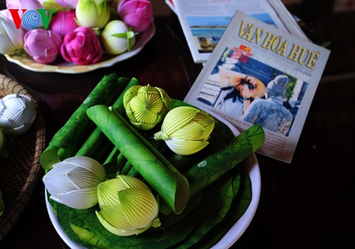 Die Herstellung von Papierblumen im Dorf Thanh Tien  - ảnh 15