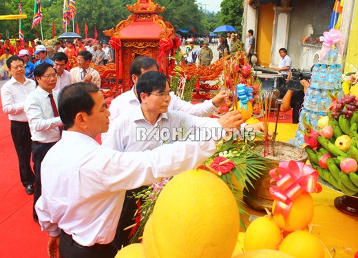 572. Todestag des Volkshelden, der internationalen Kulturpersönlichkeit Nguyen Trai - ảnh 1