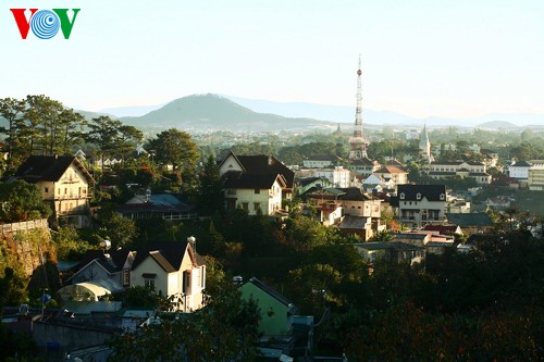 Blick auf Da Lat - ảnh 2