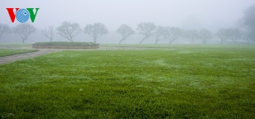 Poetische Schönheit der Stadt Hue im Nebel - ảnh 9