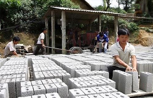 Tan A Senh, ein Dao, befreit sich von der Armut - ảnh 1