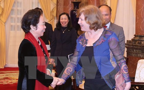 Nguyen Thi Doan trifft die Vorsitzende der Abgeordnetengruppe Frankreich-Vietnam - ảnh 1