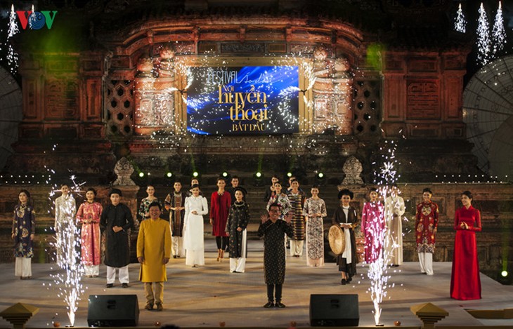 Ao Dai-Festival Hanoi empfängt mehr als 30.000 Besucher - ảnh 1