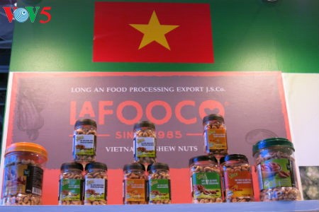 33 vietnamesische Unternehmen nehmen an Messe Gulfood in Dubai teil - ảnh 15