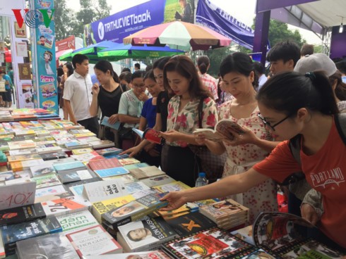 Eröffnung des 4. Hanoier Bücherfestes  - ảnh 1