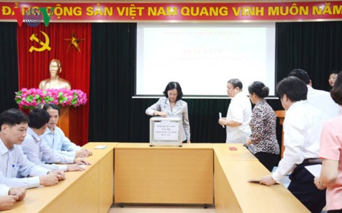 Spende für Einwohner in den von Überschwemmung und Erdrutsch betroffenen Gebieten - ảnh 1