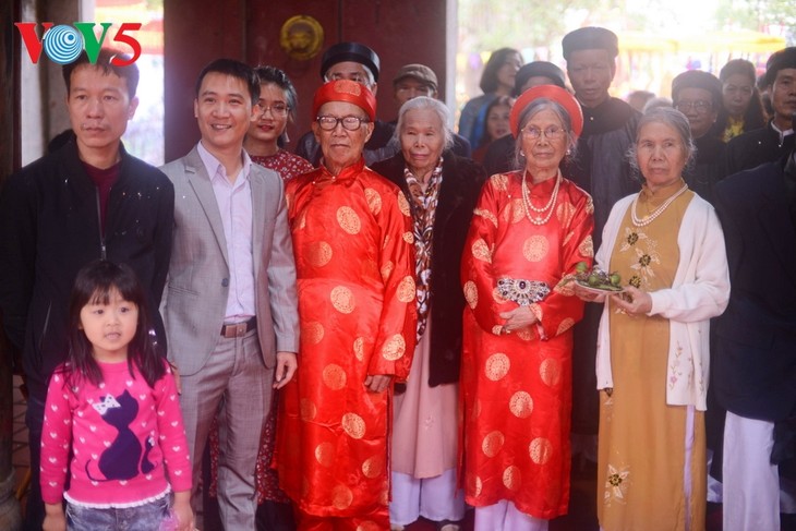 Das Fest im Dorf Nom - ảnh 14