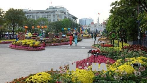 Zahlreiche Aktivitäten zum 43. Jahrestag der Befreiung Südens und Vereinigung des Landes - ảnh 1