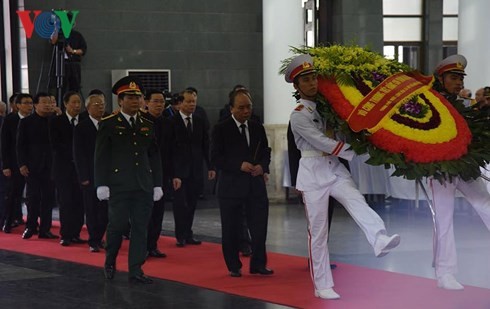 Kondolenzbesuch beim Staatspräsidenten Tran Dai Quang - ảnh 5