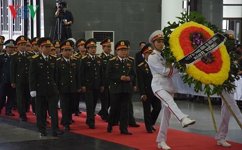 Kondolenzbesuch beim Staatspräsidenten Tran Dai Quang - ảnh 9