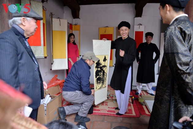 Bewahrung der traditionellen Schönheit des Tetfestes - ảnh 17