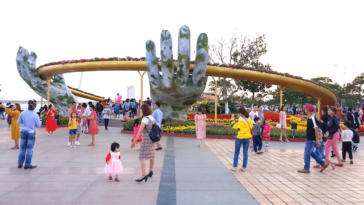 Tetfest: Touristenzahl in Hue, Danang und Quang Nam steigt - ảnh 1