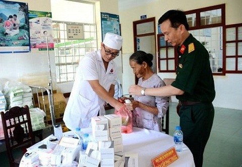 Positive Schritte bei der Umsetzung der Politik für verdienstvolle Menschen - ảnh 1