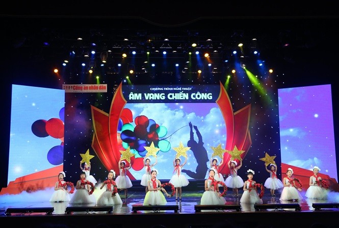 Kunstprogramm “Echo des Sieges” - ảnh 1