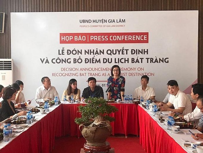 Hanoi erkennt die Keramikgemeinde Bat Trang als Besuchsziel an - ảnh 1