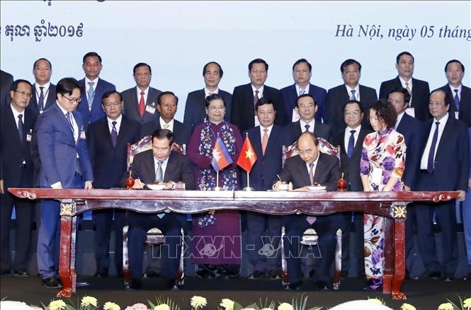 Medien Kambodschas schätzen Ergebnis des Vietnam-Besuches von Premierminister Hun Sen - ảnh 1