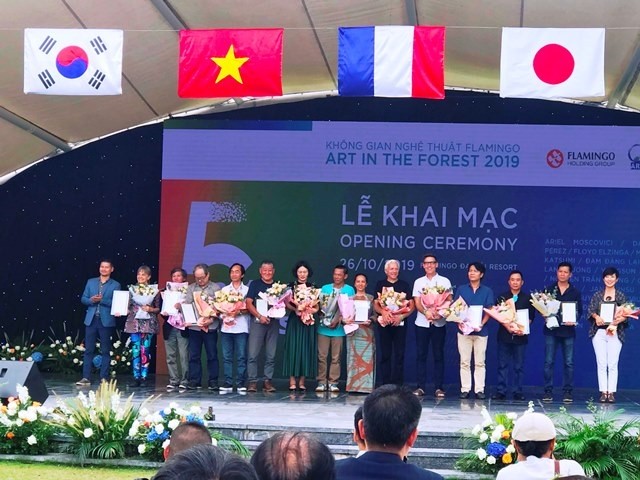 Kunstausstellung “Art in the Forest 2019” in Flamingo Dai Lai Resort - ảnh 1