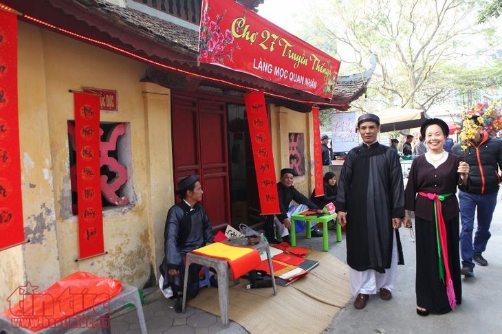 Zahlreiche Aktivitäten zur Darstellung des traditionellen Neujahrsfestes Tet in Hanoi - ảnh 1