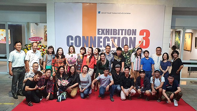 Bilderausstellung “Connection 3”: Verbindung der optimistischen Seelen zur Bewältigung der Schwierigkeiten - ảnh 1