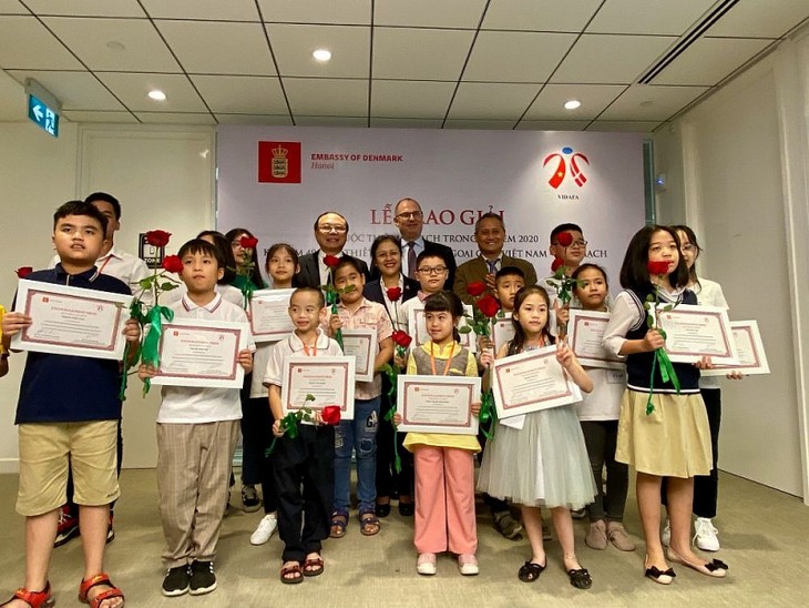 Preisverleihung des Wettbewerbs “Über Dänemark und die diplomatischen Vietnam-Dänemark-Beziehungen erfahren” - ảnh 1