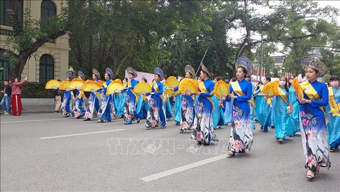 Ao Dai ist dem immateriellen Kulturerbe würdig - ảnh 1