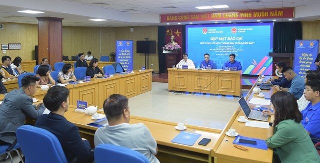 Vorstellung des Bühnenstücks “Für immer 17“ - ảnh 1