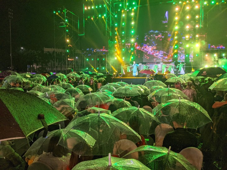 Zahlreiche Veranstaltungen zur Begrüßung des neuen Jahres in Hue - ảnh 1