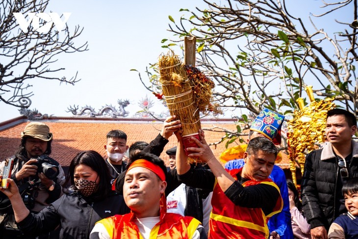 Reiskochwettbewerb im Dorf Thi Cam - ảnh 1