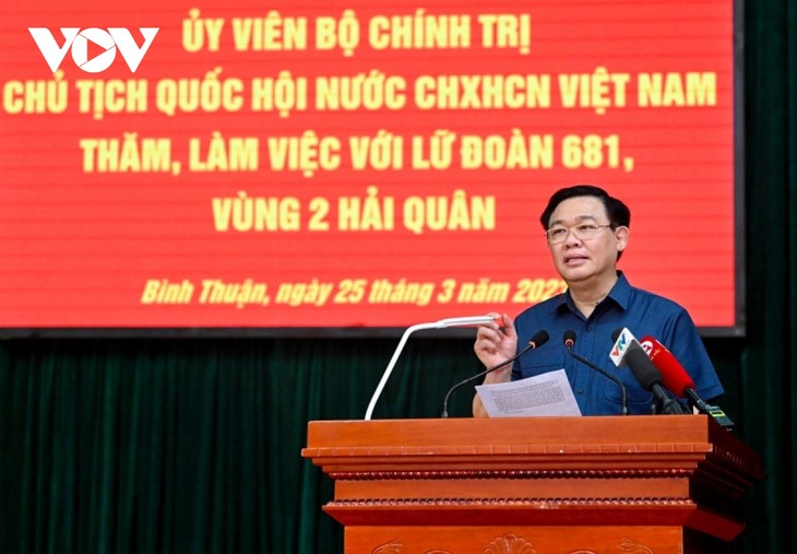 Parlamentspräsident Vuong Dinh Hue tagt mit Brigade 681 der Marine - ảnh 1