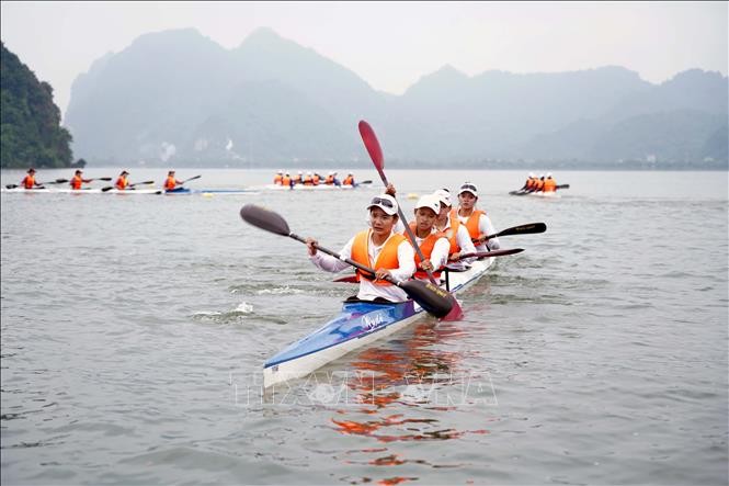 Team von Ho-Chi-Minh-Stadt gewinnt Kanu-Nationalmeisterschaft 2023 - ảnh 1