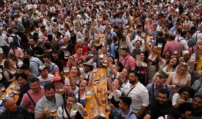 Eröffnung des Oktoberfestes - ảnh 1